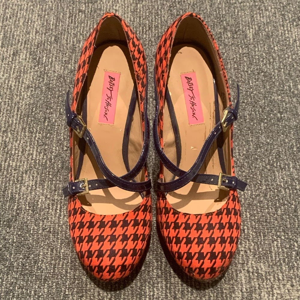 Vintage Betsey Johnson Red & Black Houndstooth 4” Heels with Straps